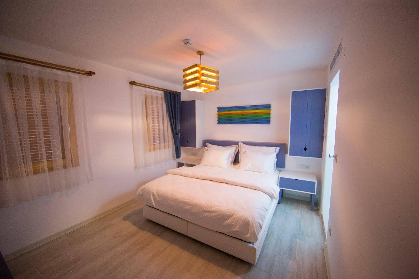 White Orange Otel 3*
