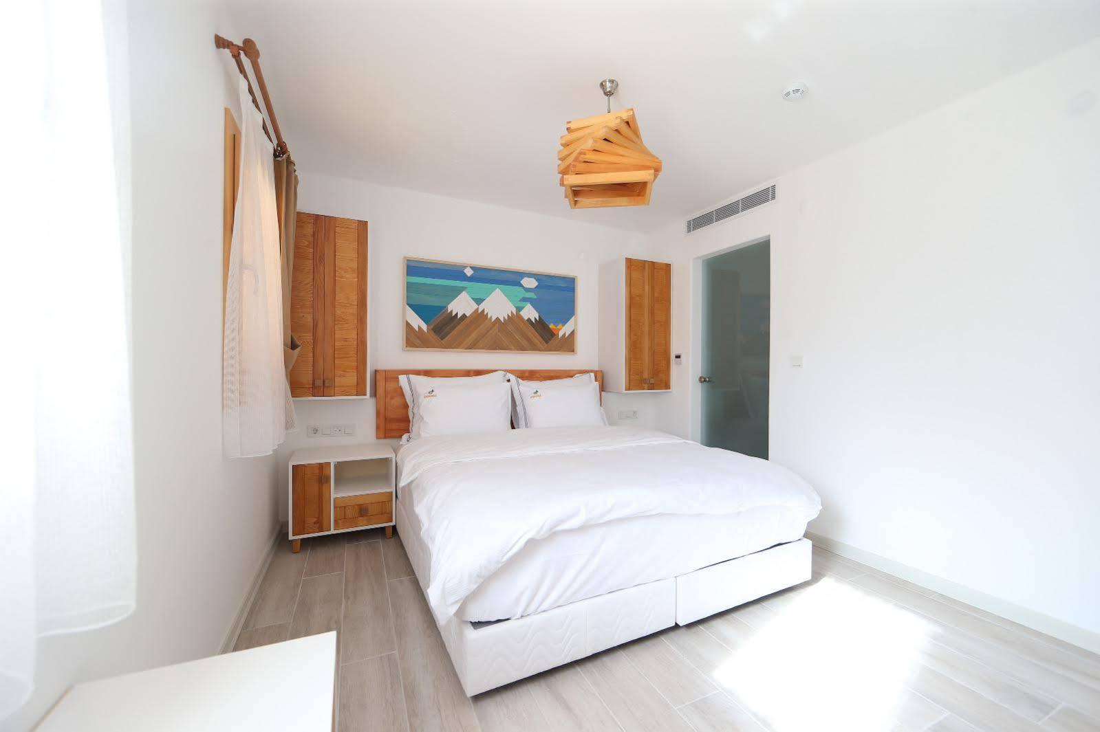 White Orange Otel 3*