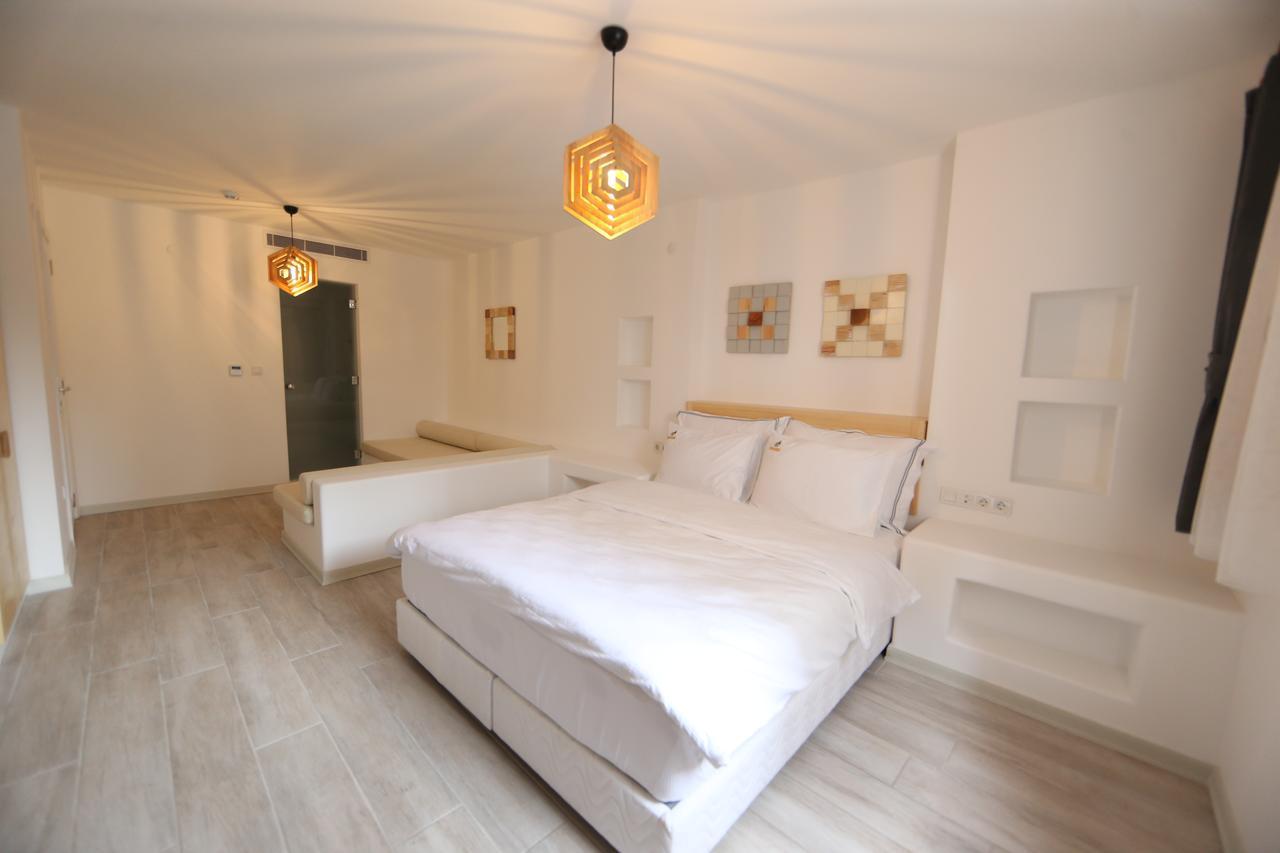 White Orange Otel